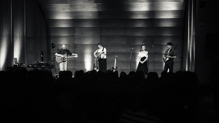 Amber Run in Hamburg at the Laeiszhalle: A Beautiful and Intimate Concert in a Historic Venue
