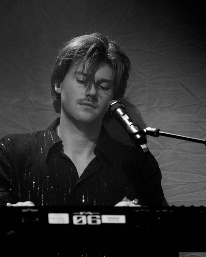 Singing, Screaming & Throwing Money: Ruel Live in Berlin