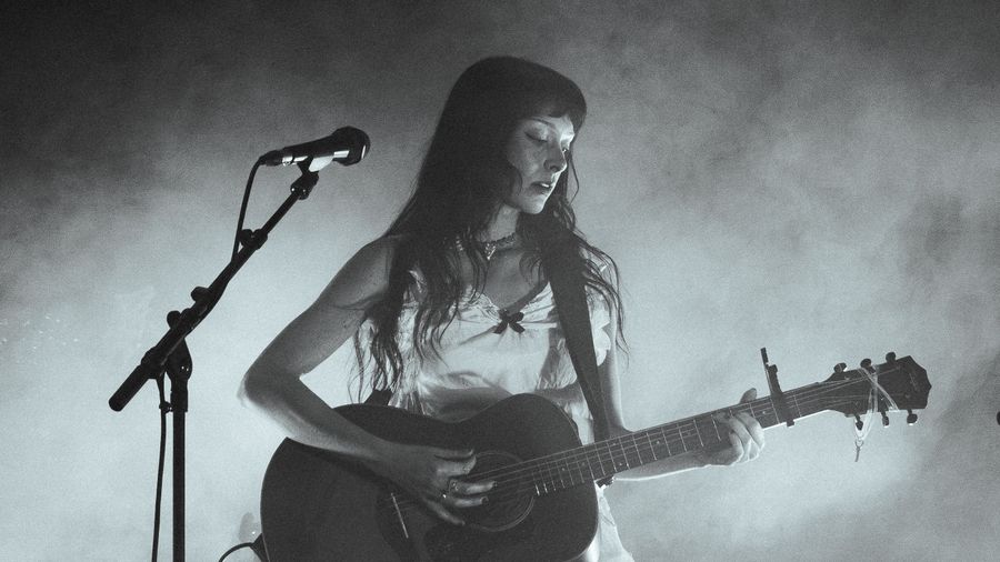 Stripped back & intimate: Holly Humberstone Live in Berlin