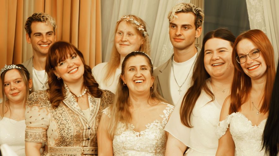 An Evening full of elegance, pretty gowns, and books: The Wedding Dreams-Release Party