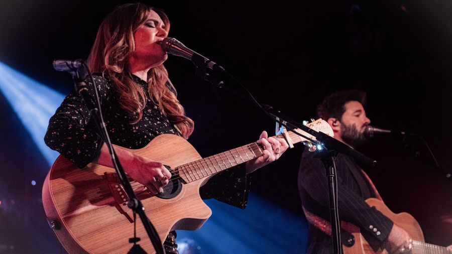 "It’s Super Hot": Angus and Julia Stone Live at Astra Kulturhaus Berlin