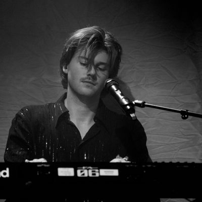 Singing, Screaming & Throwing Money: Ruel Live in Berlin