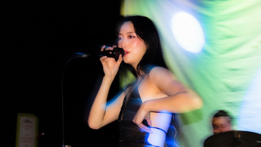Sarah Kinsley's Tour is "Fleeting" Across North America and the UK