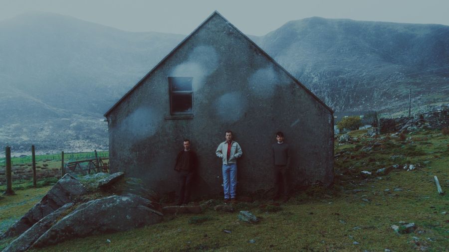 Delving into Kingfishr's Debut Album "Halcyon"