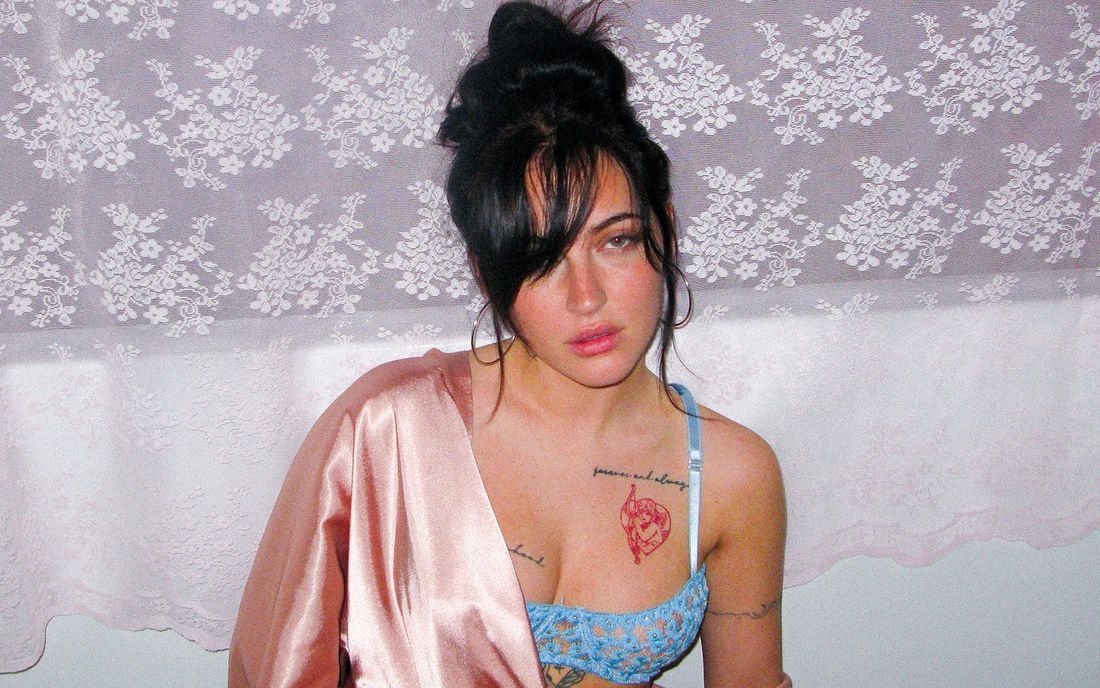 Cil, American Pop Singer-Songwriter, Opens Up About the Emotions Behind Her Latest EP